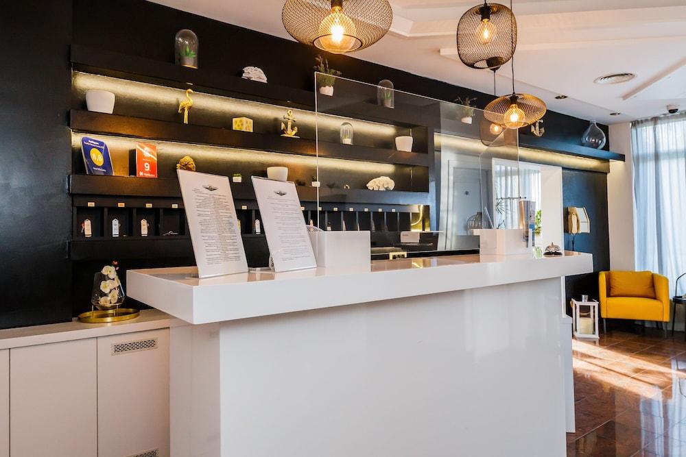 Hotel Villa Zarko Kaštel Stari Kültér fotó