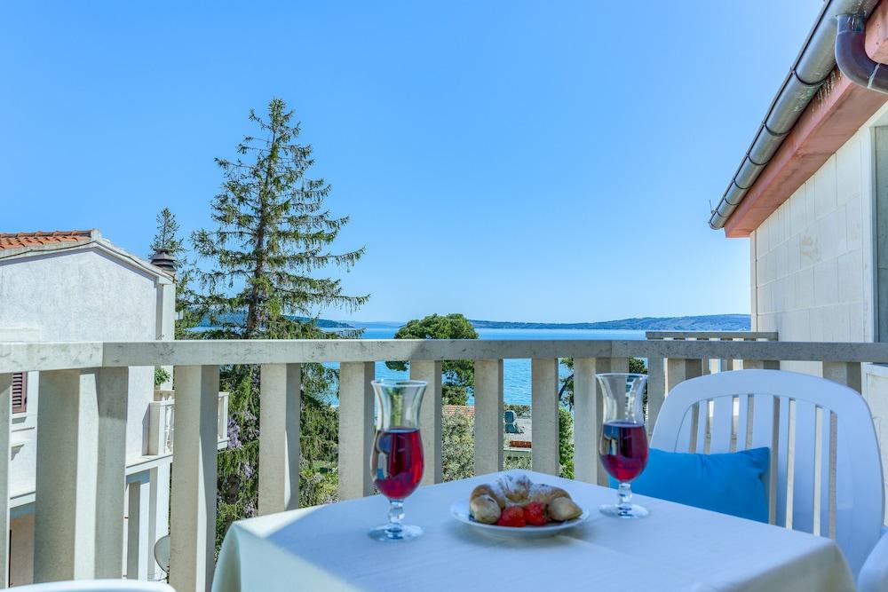 Hotel Villa Zarko Kaštel Stari Kültér fotó